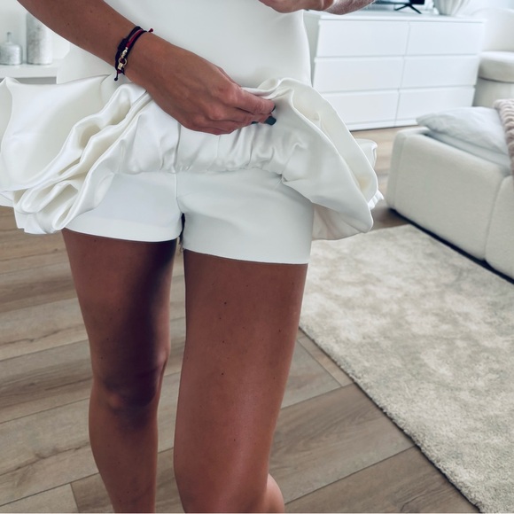 Zara White Mini Dress Jumpsuit with Ruffle Hem - Picture 4 of 6